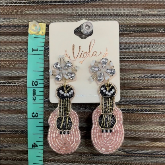 Fun beaded earrings! Lightweight and sure to be a conversation piece! - Picture 5 of 8